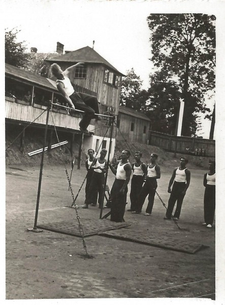 Niesamowita historia Torsanu. Zobacz archiwalne zdjęcia