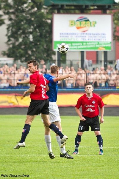 Derby z Krosnem na remis. Czterech zawodników wyrzuconych z boiska