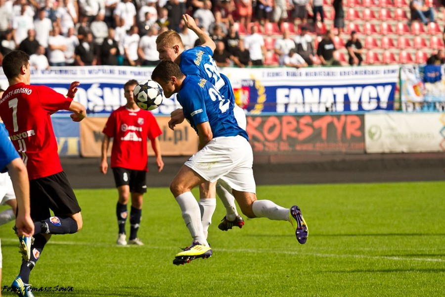 Derby z Krosnem na remis. Czterech zawodników wyrzuconych z boiska