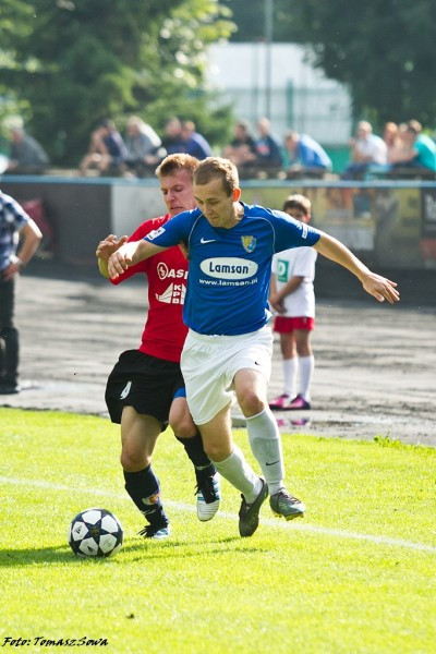 Derby z Krosnem na remis. Czterech zawodników wyrzuconych z boiska