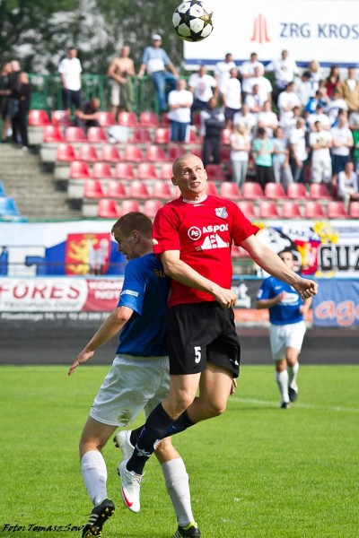 Derby z Krosnem na remis. Czterech zawodników wyrzuconych z boiska