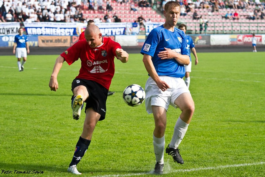 Derby z Krosnem na remis. Czterech zawodników wyrzuconych z boiska