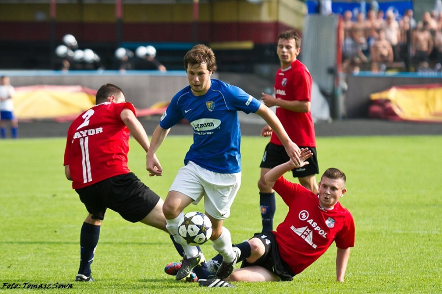 Derby z Krosnem na remis. Czterech zawodników wyrzuconych z boiska