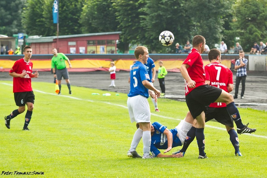 Derby z Krosnem na remis. Czterech zawodników wyrzuconych z boiska