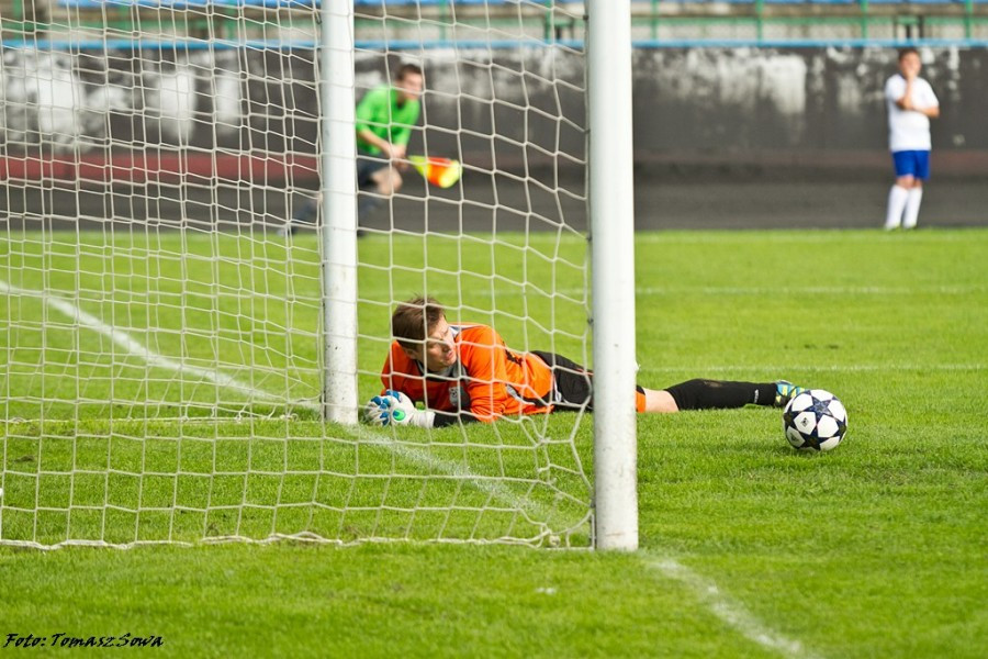 Derby z Krosnem na remis. Czterech zawodników wyrzuconych z boiska