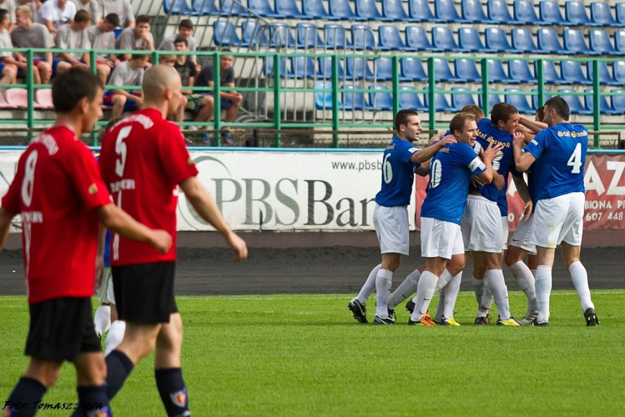 Derby z Krosnem na remis. Czterech zawodników wyrzuconych z boiska