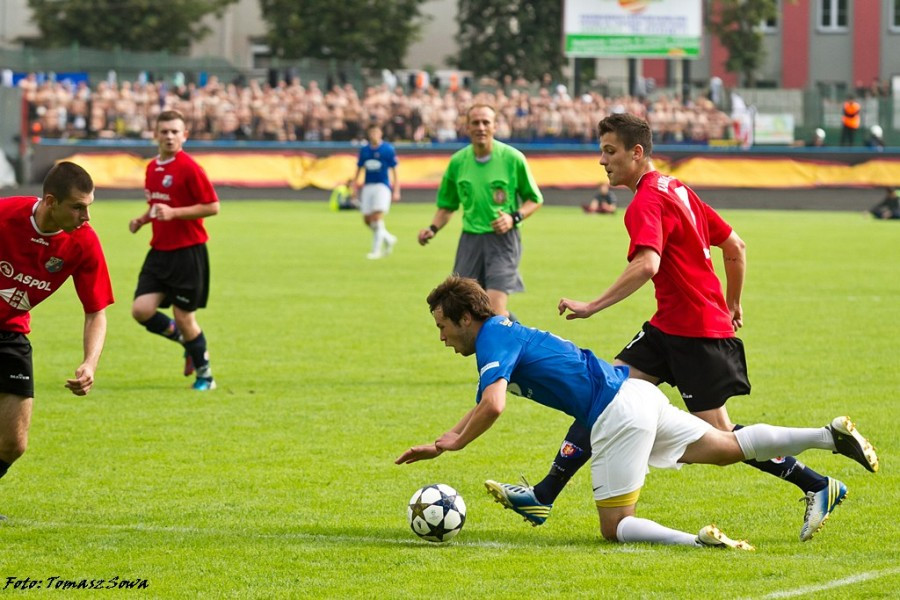 Derby z Krosnem na remis. Czterech zawodników wyrzuconych z boiska