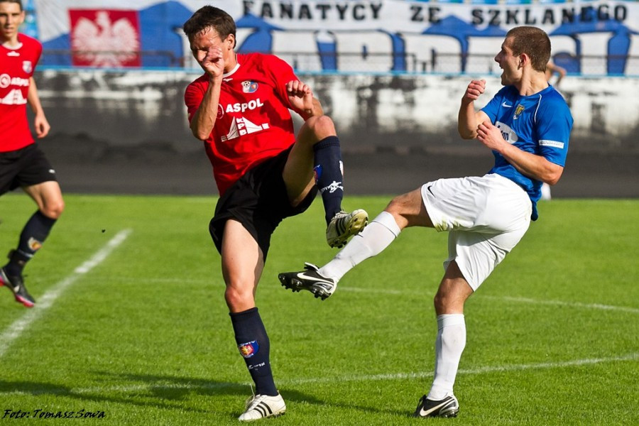 Derby z Krosnem na remis. Czterech zawodników wyrzuconych z boiska