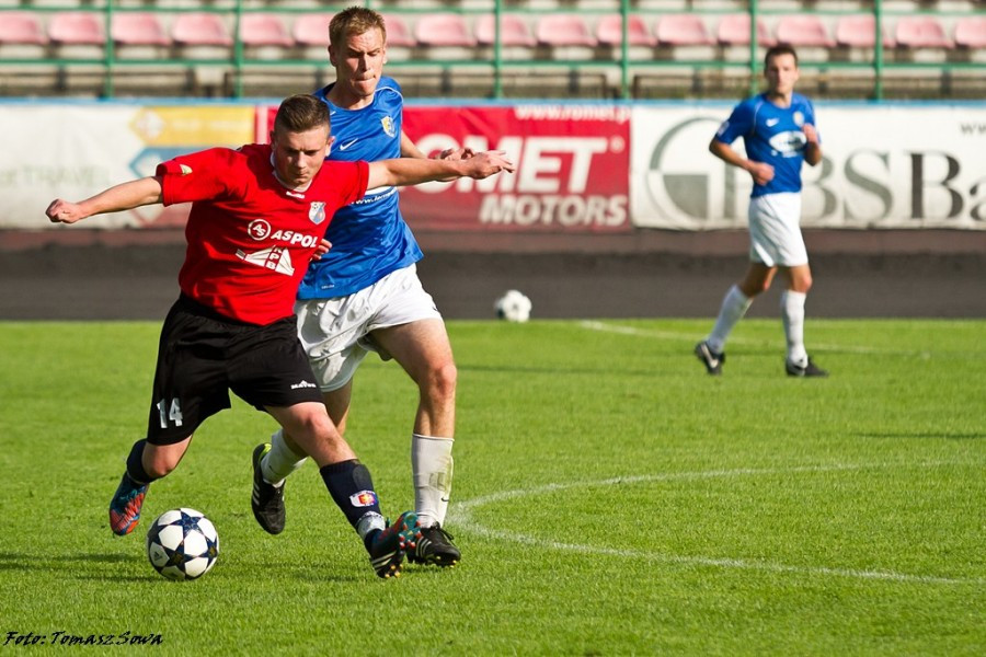 Derby z Krosnem na remis. Czterech zawodników wyrzuconych z boiska