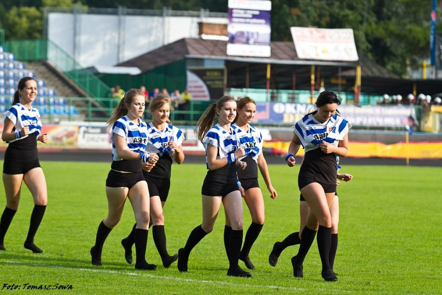 Derby z Krosnem na remis. Czterech zawodników wyrzuconych z boiska