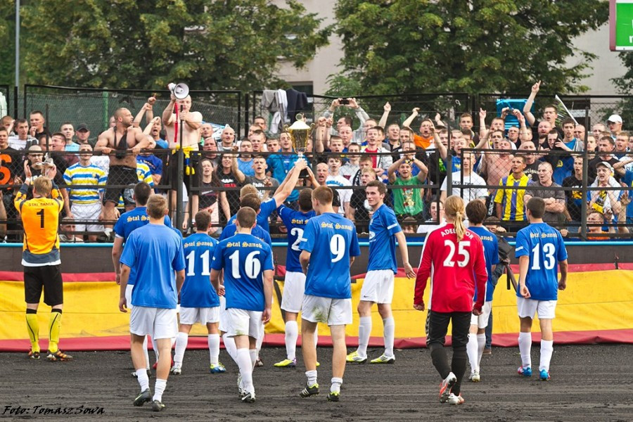 Derby z Krosnem na remis. Czterech zawodników wyrzuconych z boiska