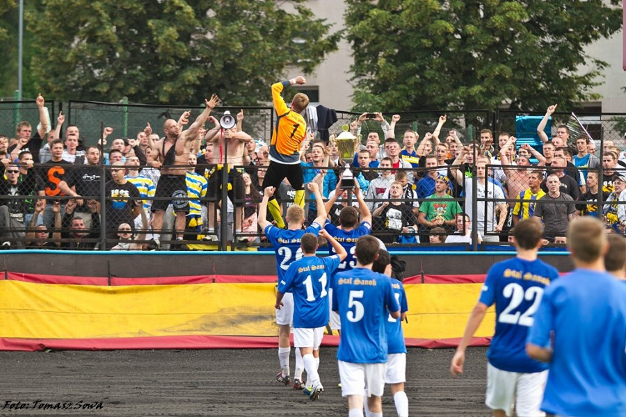 Derby z Krosnem na remis. Czterech zawodników wyrzuconych z boiska