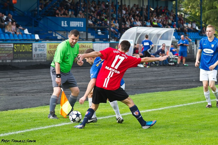 Derby z Krosnem na remis. Czterech zawodników wyrzuconych z boiska