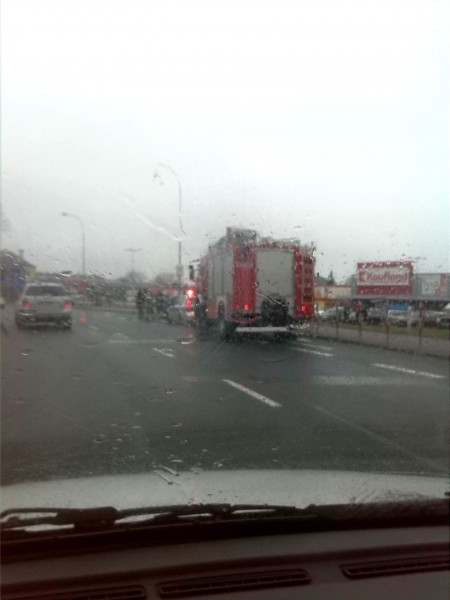 Wypadek na ul. Królowej Bony. Kobieta trafiła do szpitala