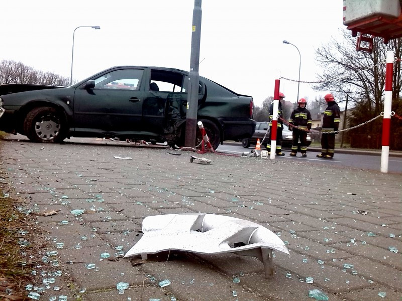 Wypadek na ul. Królowej Bony. Kobieta trafiła do szpitala