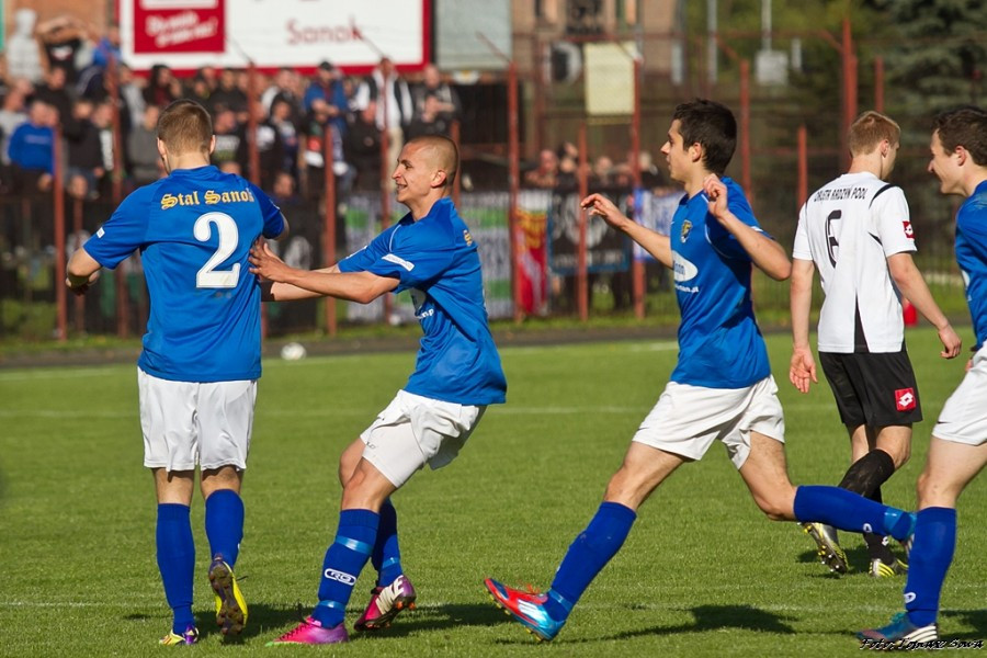 Stal wygrywa z Orlętami