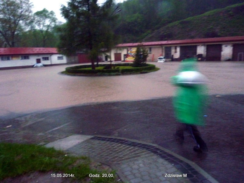 W Ustrzykach Dolnych jest powódź. Rzeki w powiecie sanockim przekroczyły poziom alarmowy
