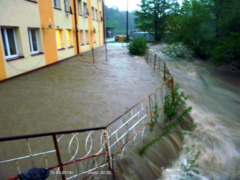 W Ustrzykach Dolnych jest powódź. Rzeki w powiecie sanockim przekroczyły poziom alarmowy