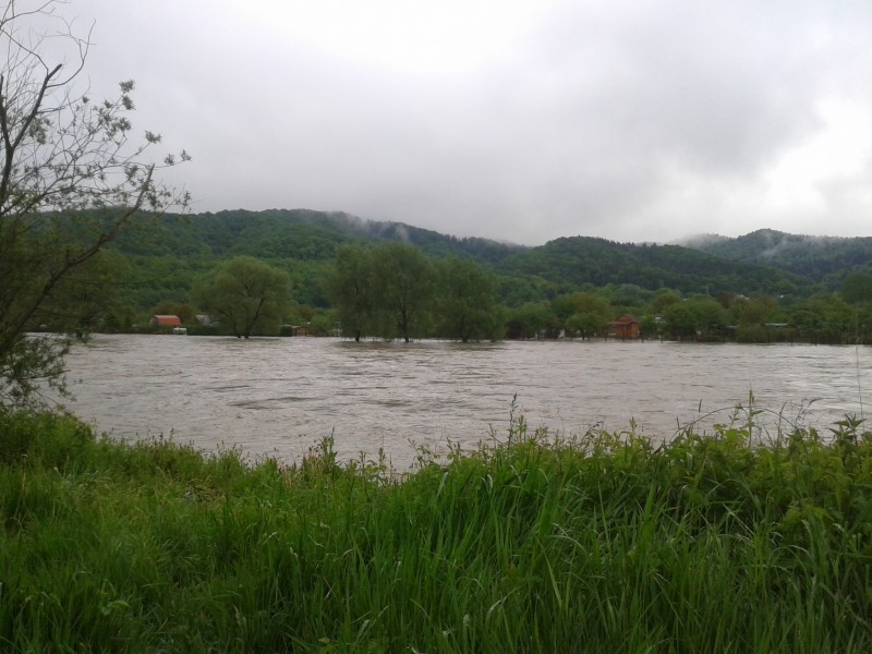 Zalane budynki i ulice, ewakuacja ludzi, przekroczone stany alarmowe rzek. Sprawdź aktualną sytuację