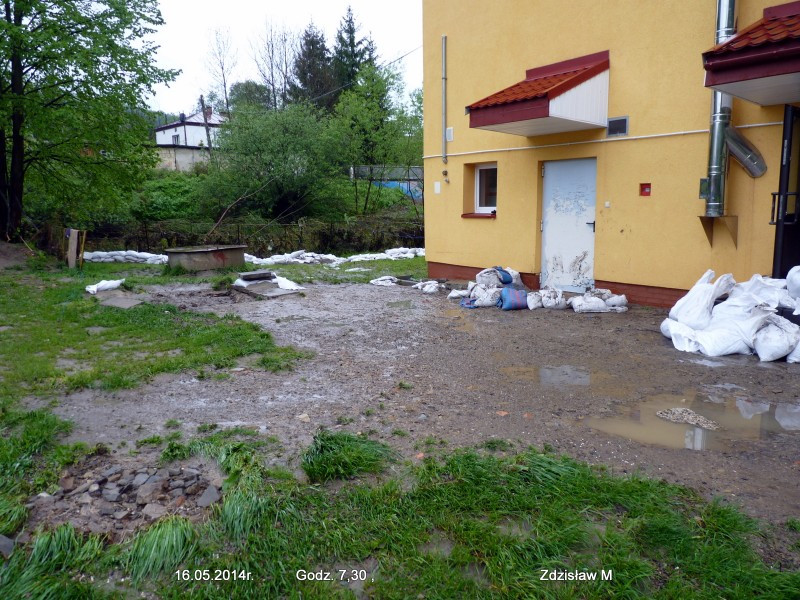Mieszkańcy zalanego bloku w Ustrzykach Dolnych: 