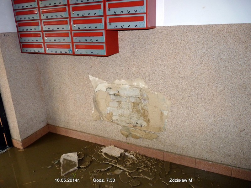 Mieszkańcy zalanego bloku w Ustrzykach Dolnych: 