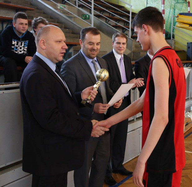 Wiceminister pod wrażeniem bazy sportowej