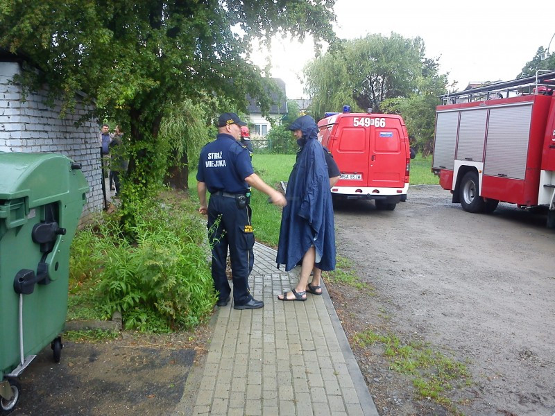 Potężna ulewa nad Sanokiem. Wiatr zerwał dach gimnazjum