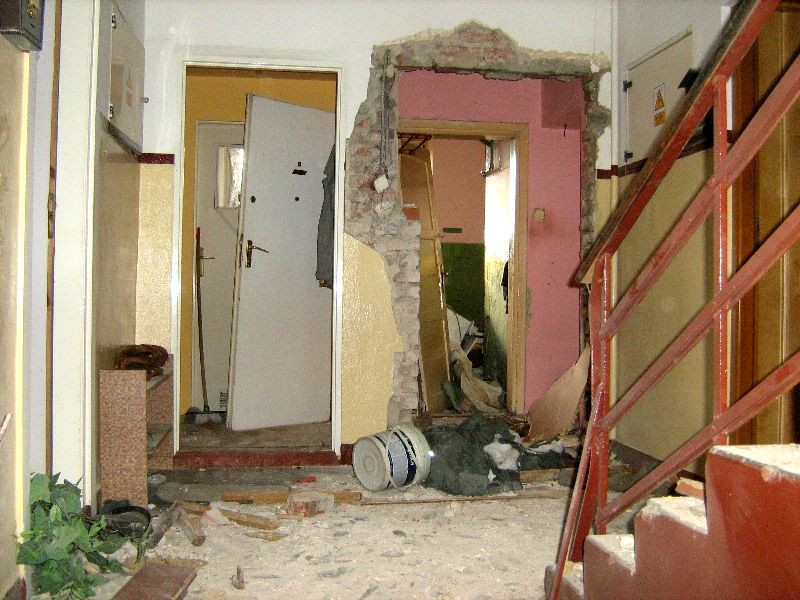 Wybuch gazu w Zagórzu. Dziś decyzja, czy mieszkańcy mogą wrócić do mieszkań