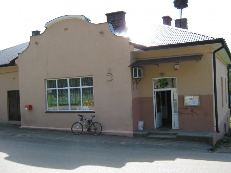 Wandale zdewastowali kolejny klubowy budynek