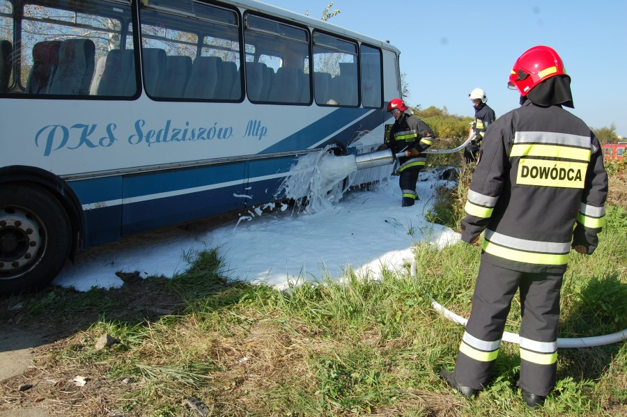 Wypadek, obława i narkotykowi dilerzy w Zagórzu