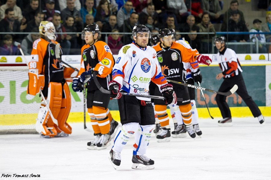 Ciarko lepszy od lidera