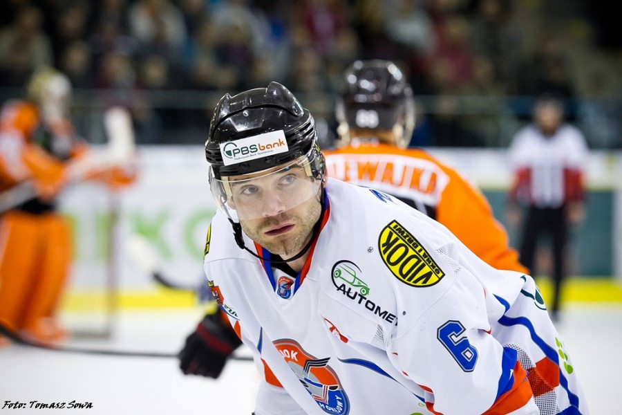 Ciarko lepszy od lidera