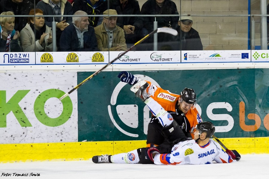 Ciarko lepszy od lidera