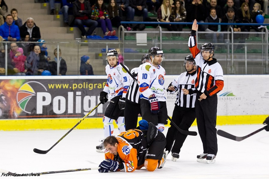 Ciarko lepszy od lidera