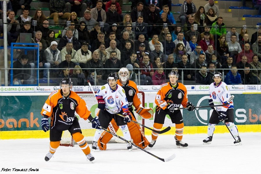 Ciarko lepszy od lidera