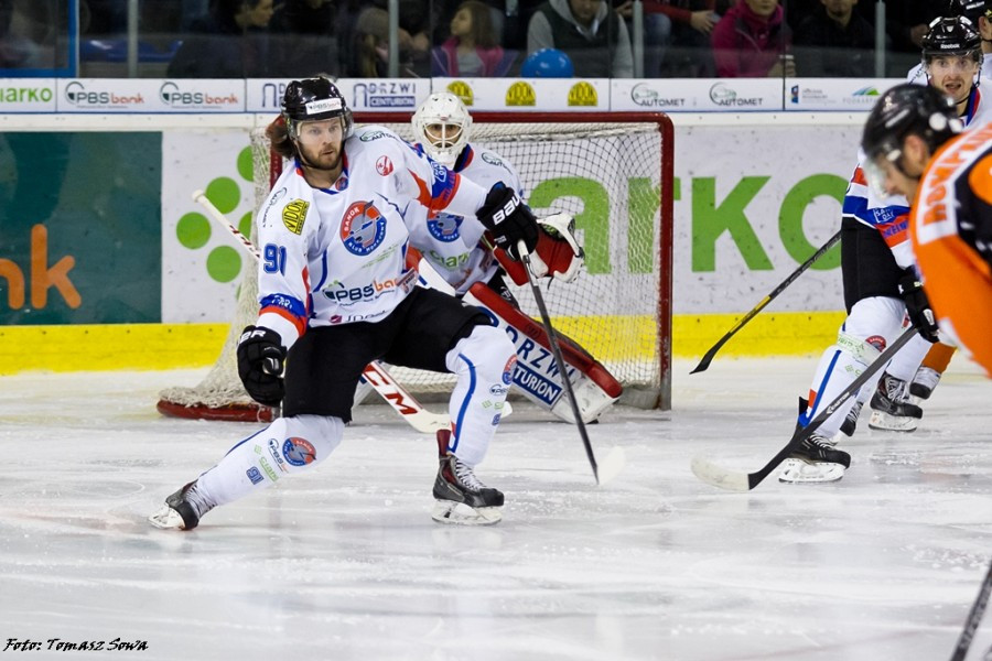 Ciarko lepszy od lidera