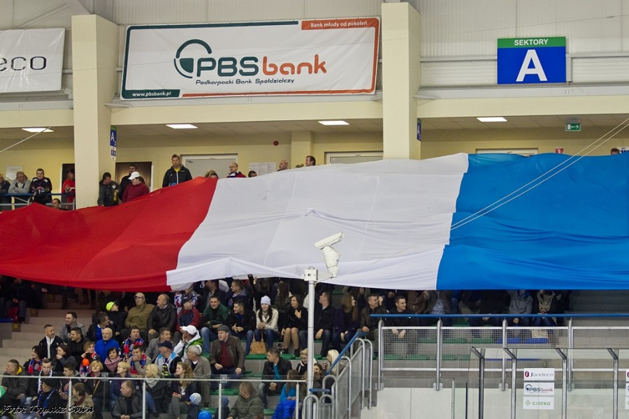 Ciarko lepszy od lidera