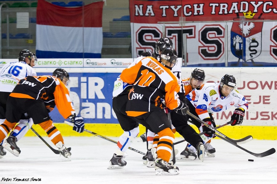 Ciarko lepszy od lidera