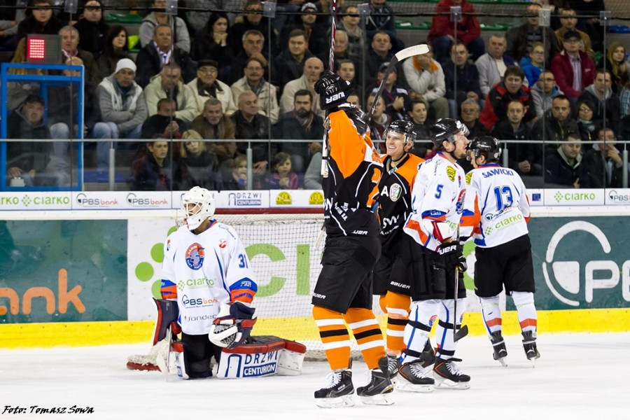 Ciarko lepszy od lidera