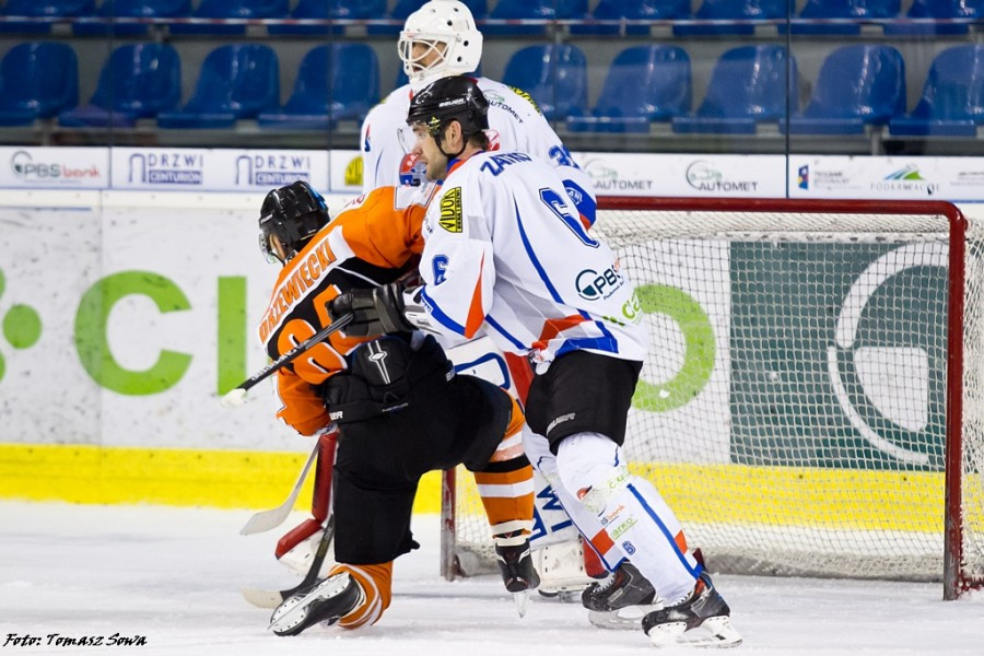 Ciarko lepszy od lidera