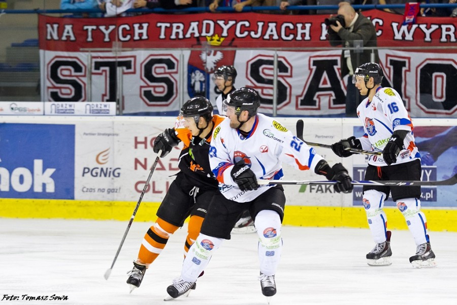 Ciarko lepszy od lidera