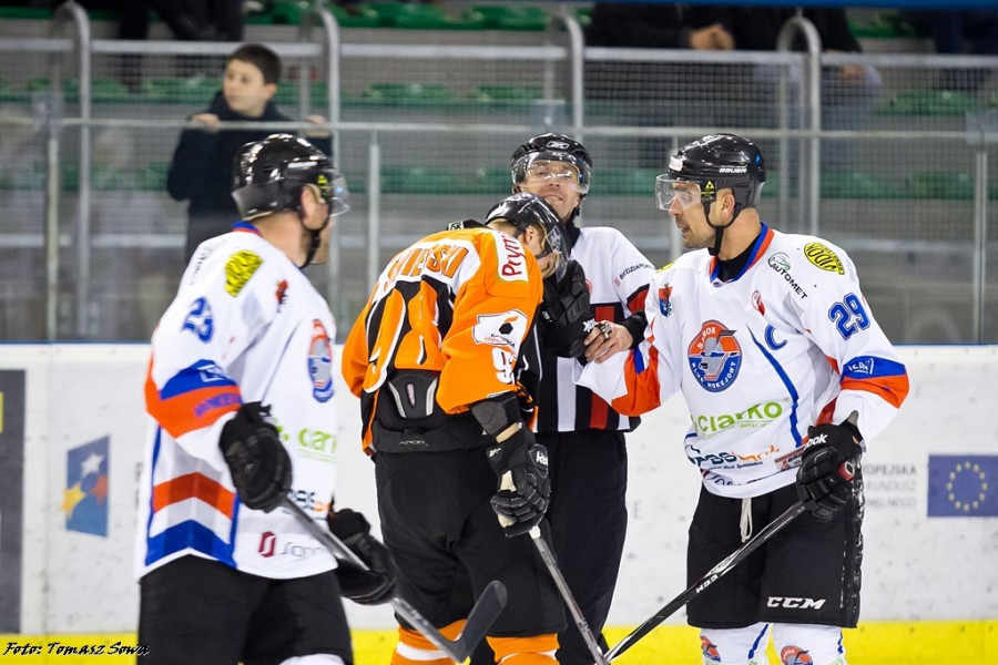 Ciarko lepszy od lidera