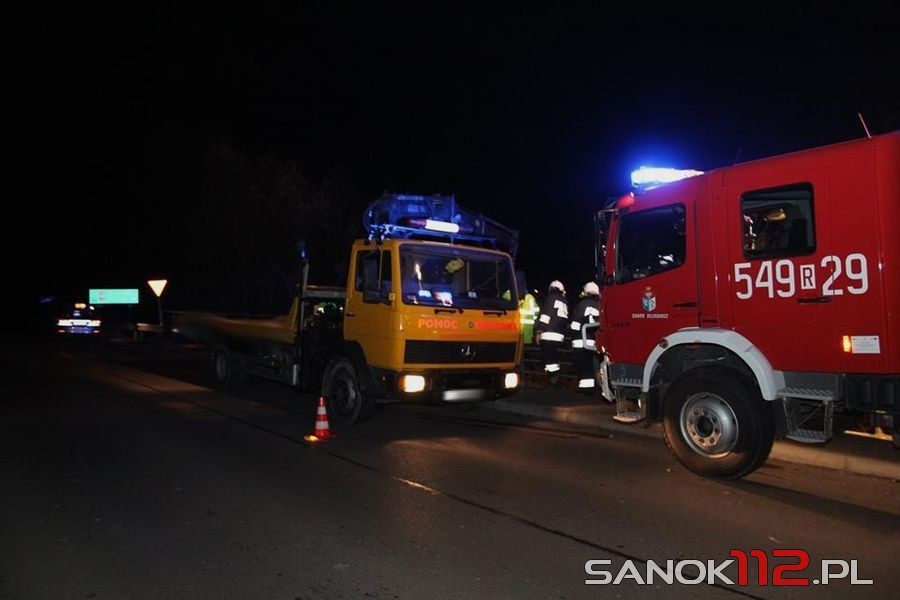 Zjechał ze skarpy i wpadł potoku