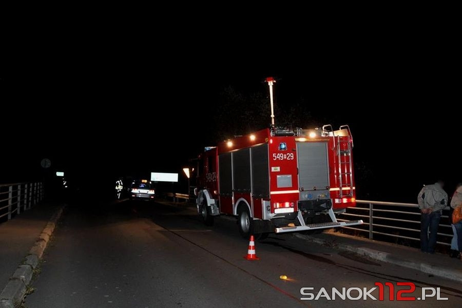 Zjechał ze skarpy i wpadł potoku