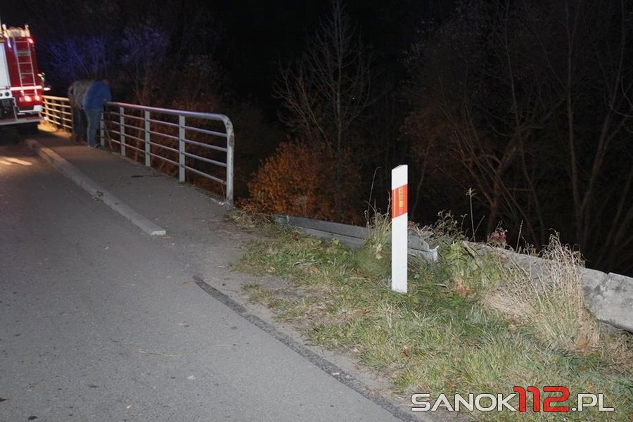 Zjechał ze skarpy i wpadł potoku