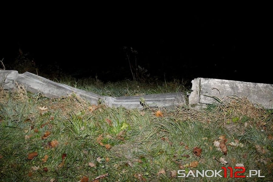 Zjechał ze skarpy i wpadł potoku