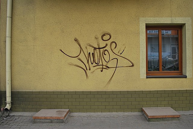 Policjanci zatrzymali wandala - graficiarza