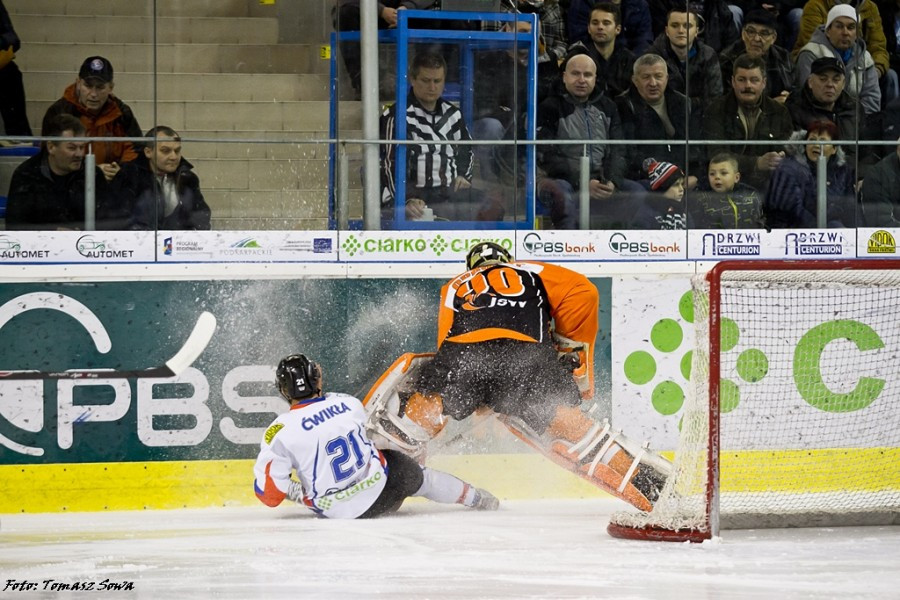 Jastrzębie wygrywa po rzutach karnych