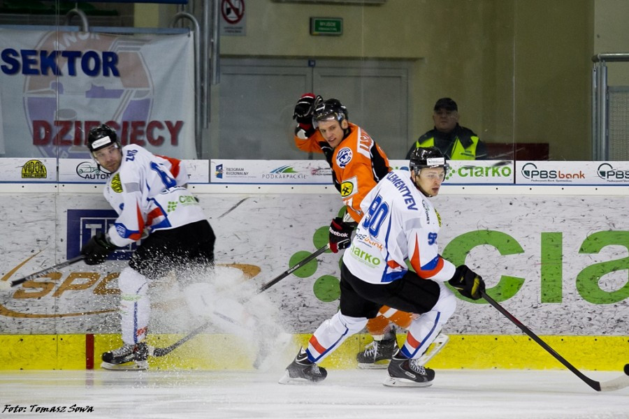 Jastrzębie wygrywa po rzutach karnych