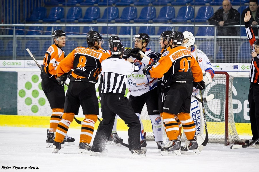 Jastrzębie wygrywa po rzutach karnych